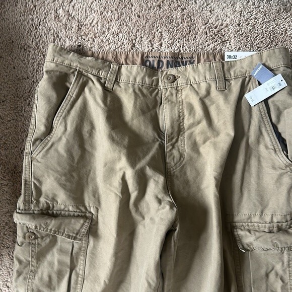 NWT Old Navy Lined Khaki Cargo Pants Size 38x32 - Picture 4 of 6
